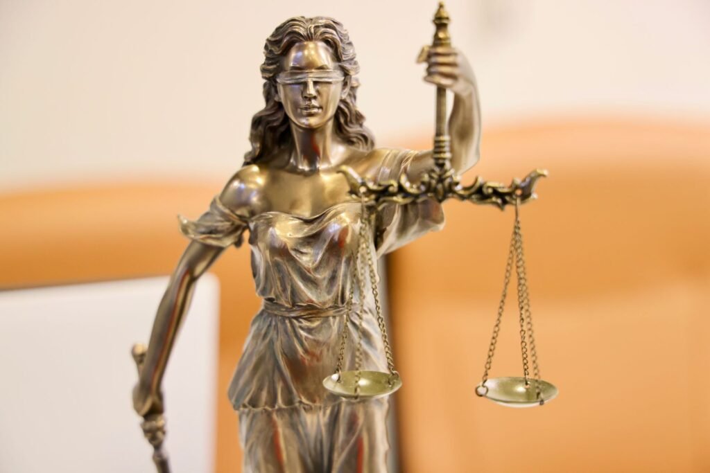 আইনি পরামর্শ ও ব্যবস্থা law.