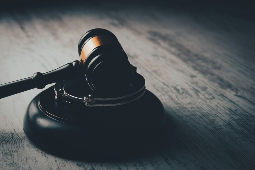 আইনি পরামর্শ ও ব্যবস্থা law