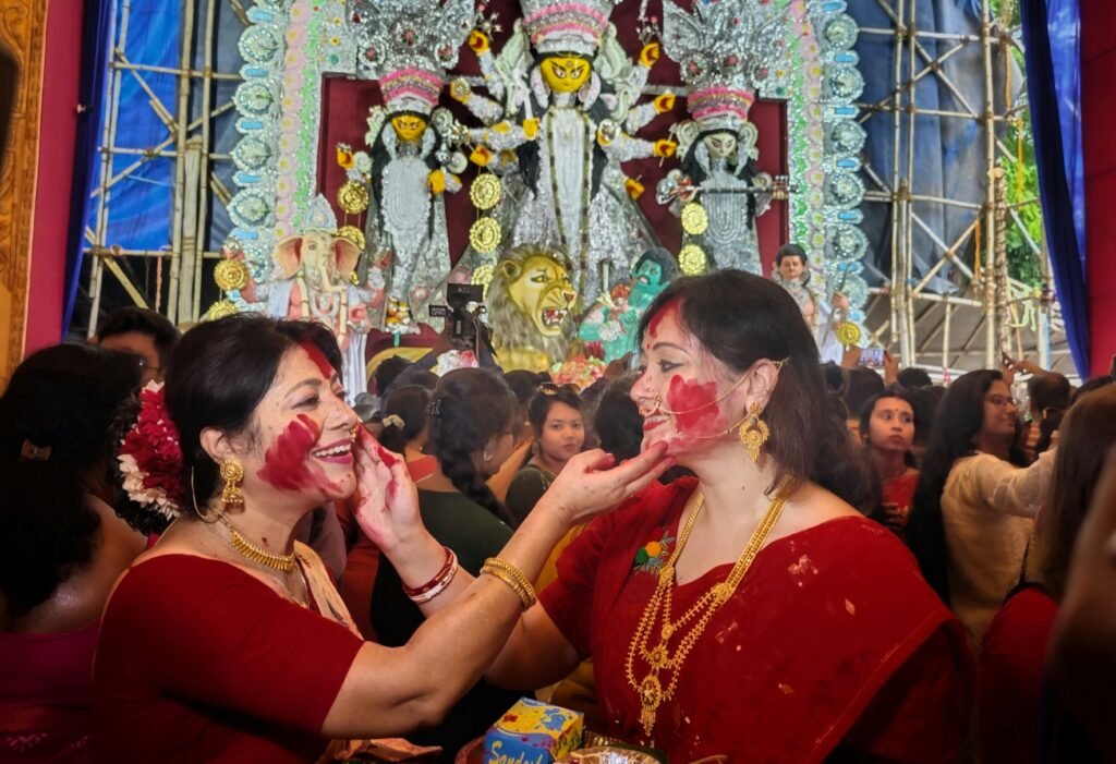 sindur khela durgapuja
